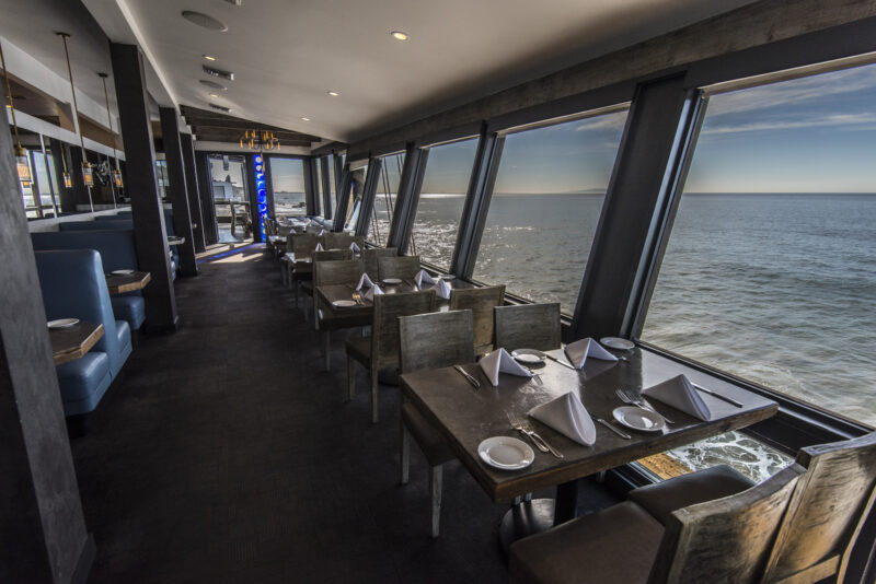 Moonshadows Malibu - Inside dining with ocean view