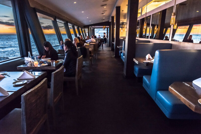 Moonshadows Malibu - Inside dining during sunset