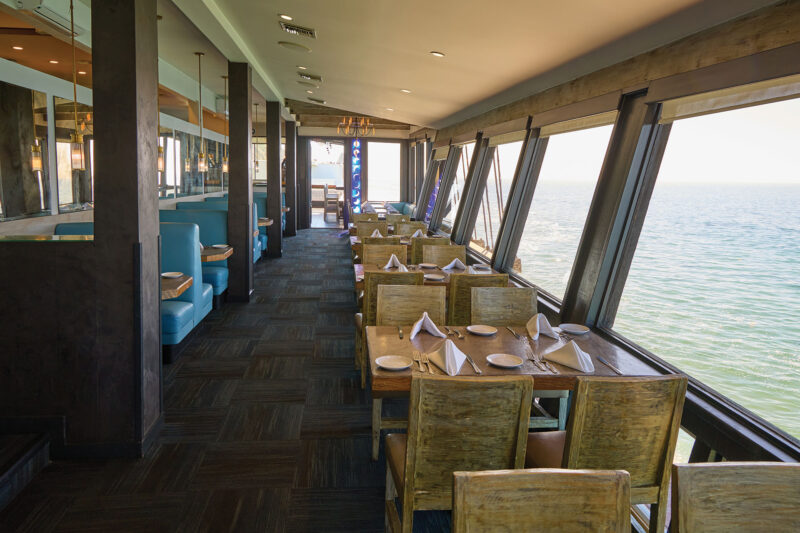 Moonshadows Malibu - inside dining