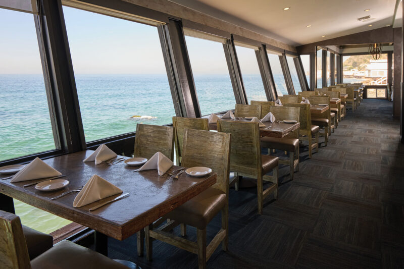 Moonshadows Malibu - inside dining