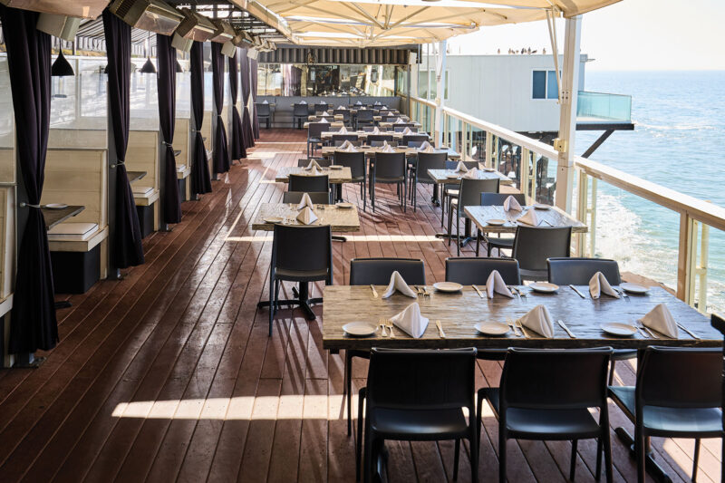 Moonshadows Malibu - patio dining
