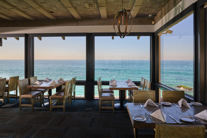 Moonshadows Malibu - inside dining