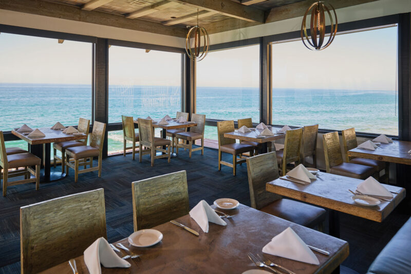 Moonshadows Malibu - inside dining